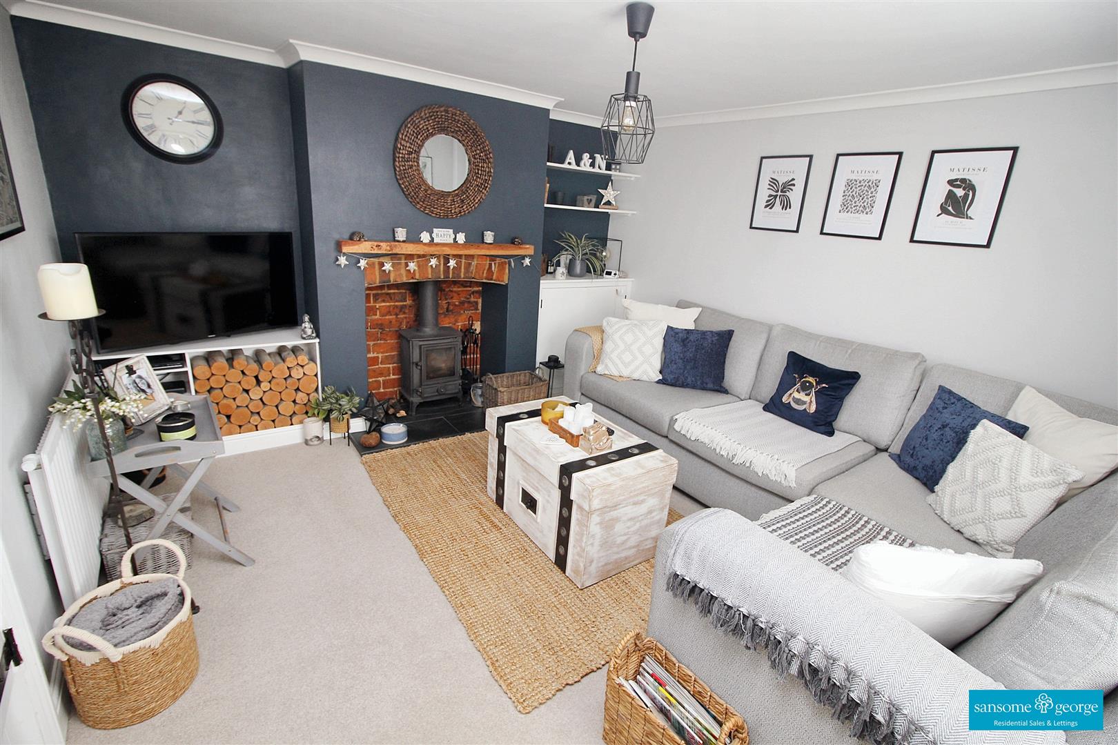 3 bed property in Chapel Hill, Reading